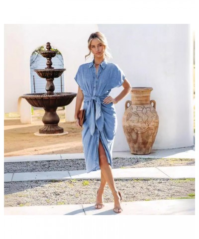 Vestido denim lavado, corte slim, plisado, con cuello camisero y aberturas $32.89 Vestido