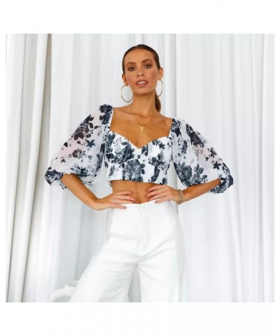 Top corto de gasa estampado con cuello en V plisado $19.97 Camisa de encaje y camisa de chiffon