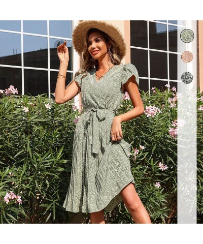 Vestido estampado plisado escote pico verde $31.82 Vestido