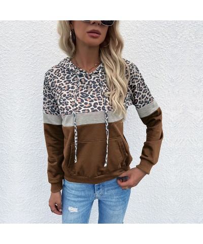 Sudadera con estampado de leopardo, capucha, cordón y bolsillos $30.42 Suéteres y suéteres para mujeres