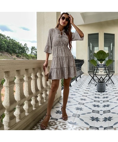 Vestido ajustado con dobladillo de hongo corto y moderno $34.09 Vestido