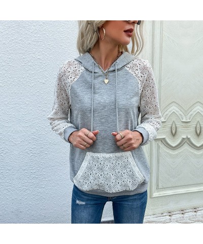 Sudadera con capucha y patchwork de encaje $30.89 Suéteres y suéteres para mujeres