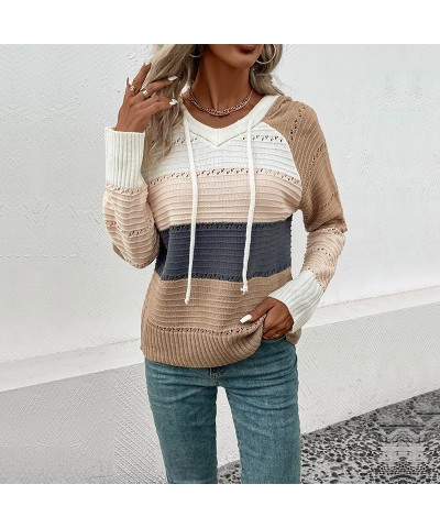 Suéter tipo jersey con bloques de color y capucha de invierno $39.47 Suéter