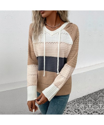 Suéter tipo jersey con bloques de color y capucha de invierno $39.47 Suéter