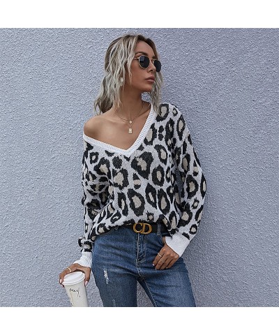 Jersey de punto con estampado de leopardo y cuello en V de manga larga $43.76 Suéter femenino