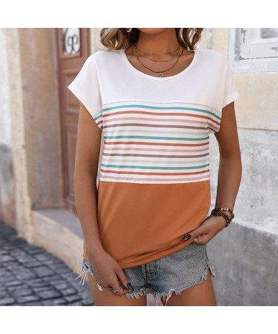 camiseta con patchwork a rayas en contraste $16.90 Camiseta femenina