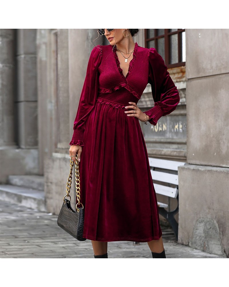 Vestido de terciopelo rojo de manga larga con cuello en pico para otoño e invierno. $45.94 Vestido