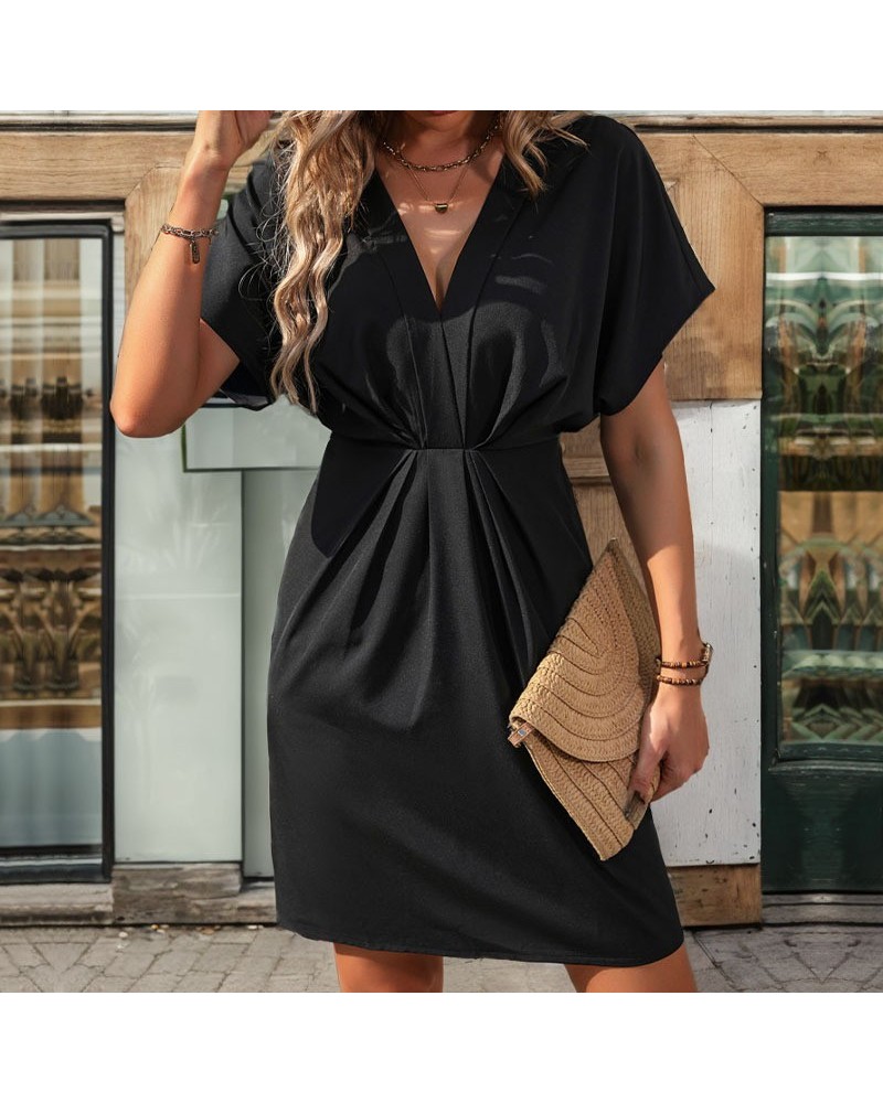 Vestido negro con cuello en V y manga murciélago. $22.98 Vestido