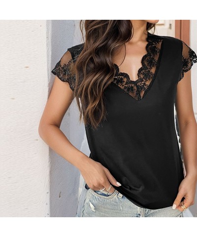 Top negro con paneles de encaje $19.66 Camisa de mujer